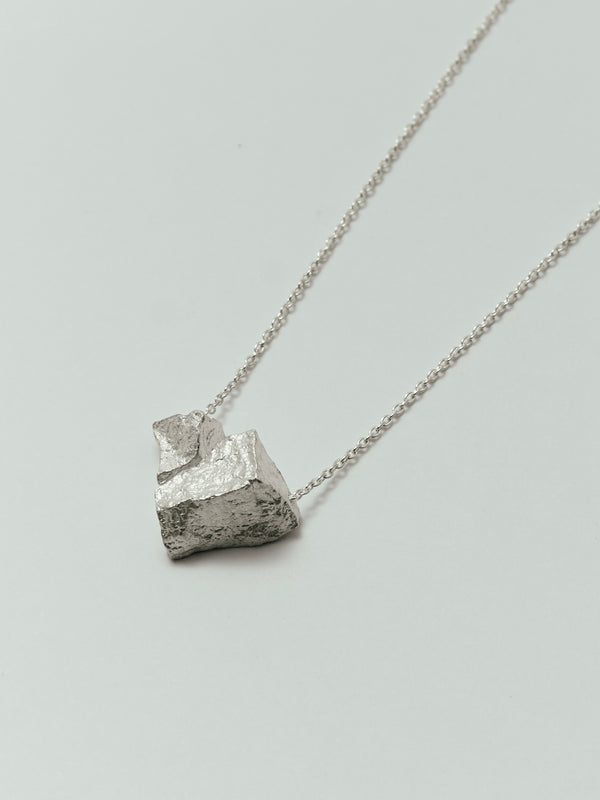 STRATA Necklace 02